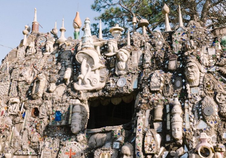 howard-finsters-paradise-garden-10__PadWzc4OCw1MjUsIkZGRkZGRiIsMF0